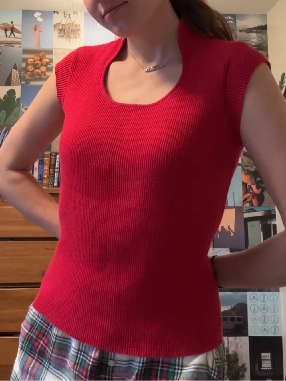 Red Scoop Neck Short Sleeve Top